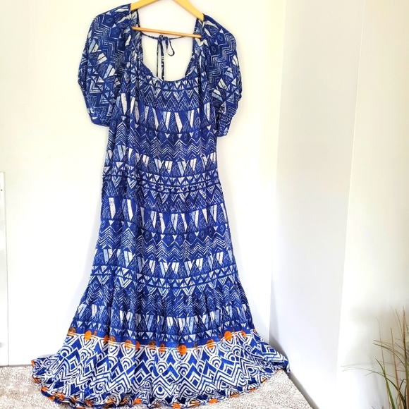 Blue and White Geometric Pattern Dress - Picture 13 of 15